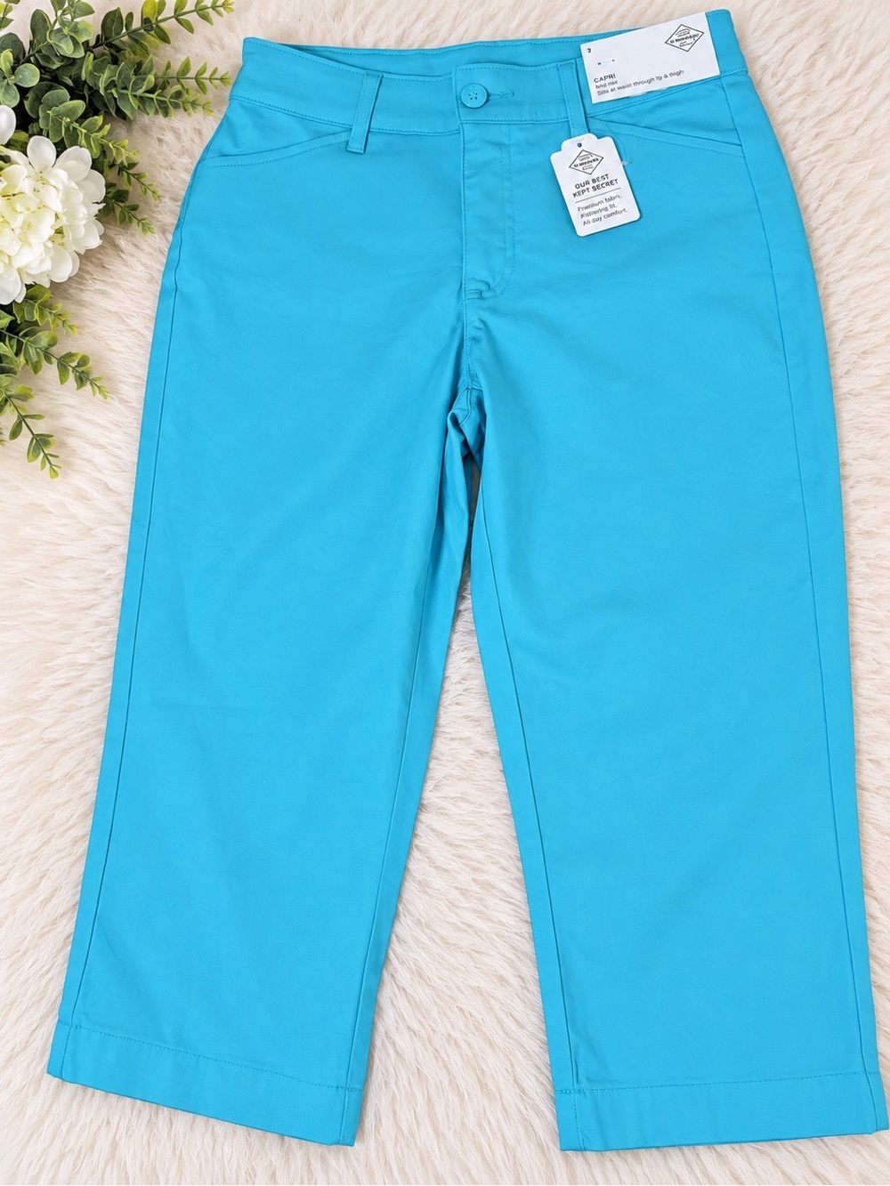 St. John's Bay Bright Turquoise Pull-On Capri Pants